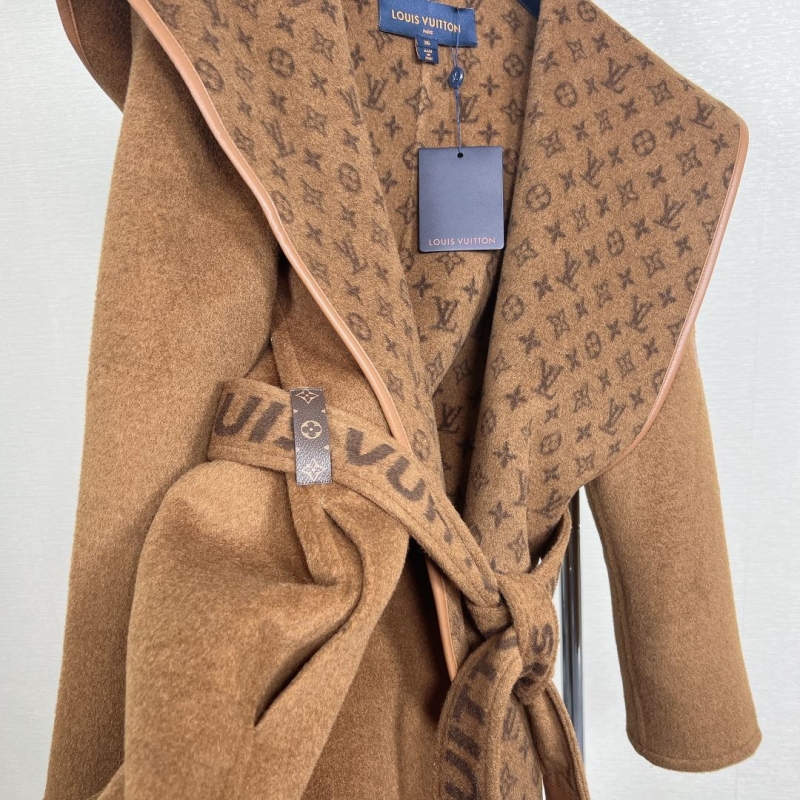 l0vis Vvtt0n outwear